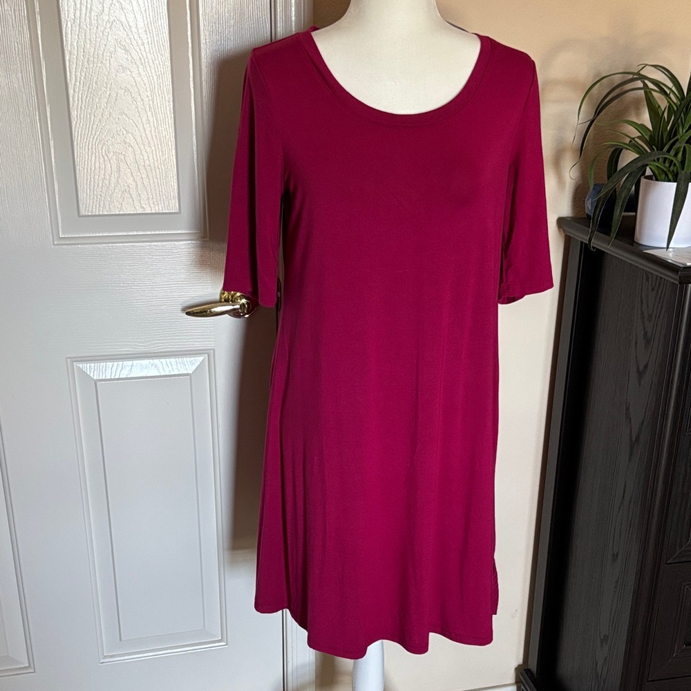 Cupio Cranberry Short Sleeve Dress. SZ L NWT